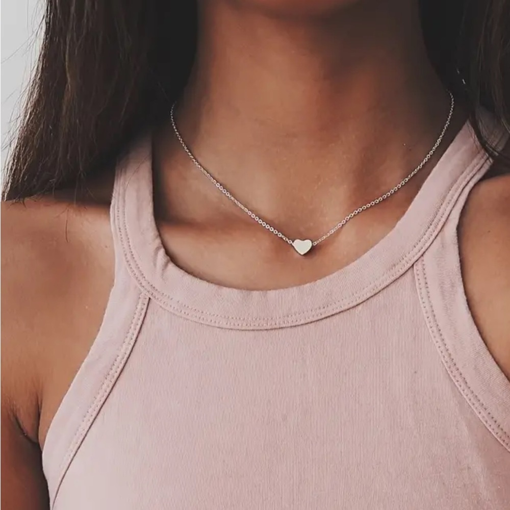 Simple Exquisite Heart-Shaped Pendant Necklace Alloy Heart Clavicle Chain Gift